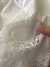 Load image into Gallery viewer, Bermuda antichi della nonna bianchi