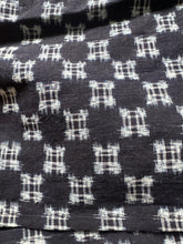 Load image into Gallery viewer, Maxi Dress Navy con stampa Crisantemo con tessuto antico giapponese kasuri