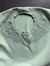 Load image into Gallery viewer, Felpa Carhartt ricamo Sashiko onda pezze unico