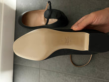 Load image into Gallery viewer, Valentino Garavani Leather Ankle Strap Pumps – Black | EU 40