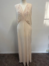 Load image into Gallery viewer, Sottoveste rosa cipria peonia fine 50s