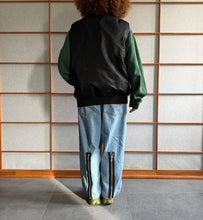 Load image into Gallery viewer, Bomber ALPHA smanicato nero acquistato a Tokyo