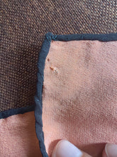 Load image into Gallery viewer, Foulard Vintage Vivienne – Anni ’70 – Crepe di Seta