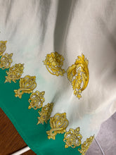 Load image into Gallery viewer, Camicia vintage in crêpe di seta – Stampa barocca anni ’90