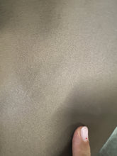 Load image into Gallery viewer, Abito sartoriale anni ’70 – seta cioccolato