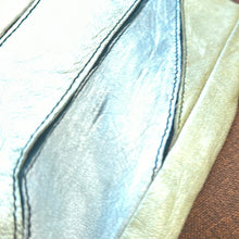 Load image into Gallery viewer, Pantaloni Alma in pelle dorati e argento 90s