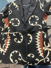 Load image into Gallery viewer, Giacca con ricamo Suzani damodara