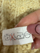 Load image into Gallery viewer, Maglione over color burro – Made in Japan