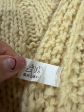 Load image into Gallery viewer, Maglione over color burro – Made in Japan