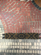 Load image into Gallery viewer, Bracciale tradizionale Tboli