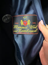 Load image into Gallery viewer, Cappotto blu notte lana merinos e lana di agnello 90s