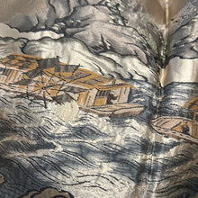 Load image into Gallery viewer, Kimono maschile in seta nero e oro