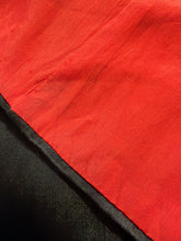 Load image into Gallery viewer, Vintage Souvenir Robe Giapponese Anni '60/'70 Drago Ricamato