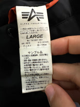 Load image into Gallery viewer, Bomber ALPHA smanicato nero acquistato a Tokyo