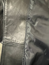 Load image into Gallery viewer, Trench in pelle nera 90s