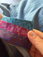 Load image into Gallery viewer, Camicia vintage Etro anni 2000 in denim con dettagli jacquard multicolore.