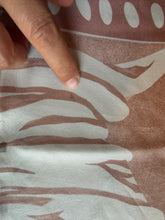 Load image into Gallery viewer, Foulard Vintage Lanvin Paris in Seta – Fine anni ’70 / Inizio anni ’80
