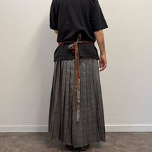 Load image into Gallery viewer, Grembiule giapponese in tela Maneki-neko – workwear tradizionale