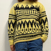 Load image into Gallery viewer, Maglione hand made in lana