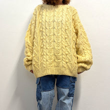 Load image into Gallery viewer, Maglione over color burro – Made in Japan