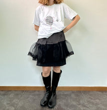 Load image into Gallery viewer, Gonna Bianco nero con balza in pizzo 80s