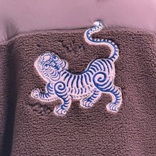 Load image into Gallery viewer, KOREA TIGER Sherpa jacket