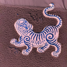 Load image into Gallery viewer, KOREA TIGER Sherpa jacket