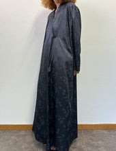 Load image into Gallery viewer, Vestaglia / abito in seta nera 90s