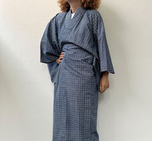 Load image into Gallery viewer, Yutaka blu con stampe;bianche geometriche