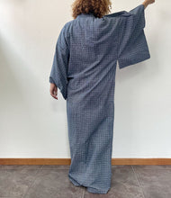 Load image into Gallery viewer, Yutaka blu con stampe;bianche geometriche