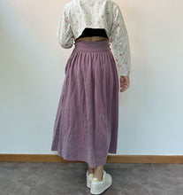 Load image into Gallery viewer, Gonna da lavoro acquistata in Korea color viola vintage
