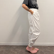Load image into Gallery viewer, Pantaloni Neo Blood Tokyo – Bianchi anni ’80 (Deadstock)