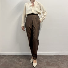 Load image into Gallery viewer, Camicia color burro in seta 70s/80s
