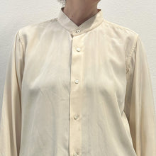Load image into Gallery viewer, Camicia color burro in seta 70s/80s