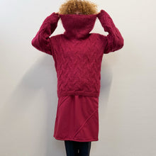 Load image into Gallery viewer, Maglione handmade con collo alto