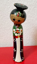 Load image into Gallery viewer, bambolina tradizionale Koreana antica