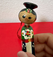 Load image into Gallery viewer, bambolina tradizionale Koreana antica