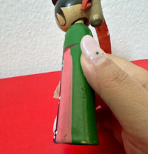 Load image into Gallery viewer, bambolina tradizionale Koreana antica