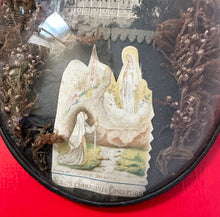 Load image into Gallery viewer, Antico Medaglione Reliquiario Madonna Lourdes tardo ottocento