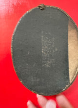 Load image into Gallery viewer, Antico Medaglione Reliquiario Madonna Lourdes tardo ottocento