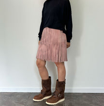 Load image into Gallery viewer, Gonna frange in camoscio rosa 80s