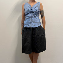 Load image into Gallery viewer, Top vintage Cristina Pitteri in shantung di seta color celeste, realizzato nei primi anni 2000.
