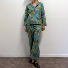 Load image into Gallery viewer, Set pigiama 7/8 Red COUTURE EAST in 100% cotone biologico.