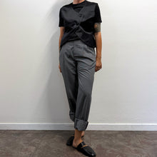 Load image into Gallery viewer, Gilet Vintage in Raso Nero – Chiusura Orientale | Anni ’90