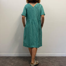 Load image into Gallery viewer, Abito Midi Intrend in Lino e Seta Verde Acqua