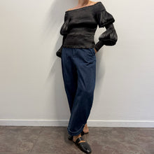 Load image into Gallery viewer, Top Nero Avant Garde Scultoreo Elasticizzato & Plissettato