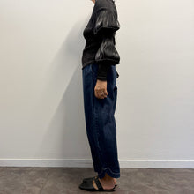 Load image into Gallery viewer, Top Nero Avant Garde Scultoreo Elasticizzato & Plissettato