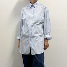 Load image into Gallery viewer, Camicia Oversize Weekend Max Mara a Righe – Logo Farfalla W.M