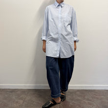 Load image into Gallery viewer, Camicia Oversize Weekend Max Mara a Righe – Logo Farfalla W.M