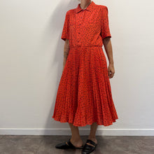 Load image into Gallery viewer, Abiti Vintage Sartoriale Anni '80 Rosso con Pattern Foglie